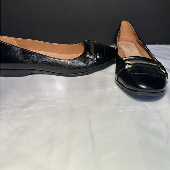 Naturalizer Black Leather Loafers with Gold Accents - Picture 4 of 7
